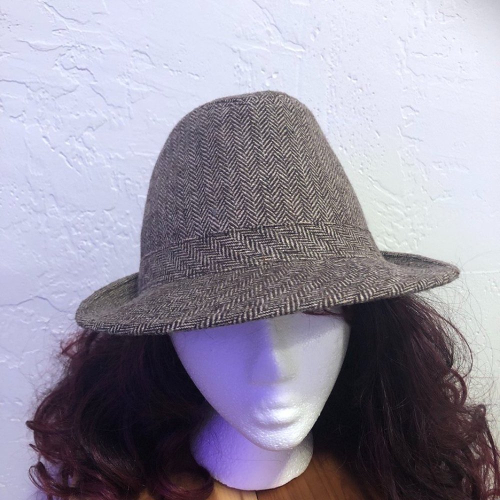 Unisex English Hat , size M/L